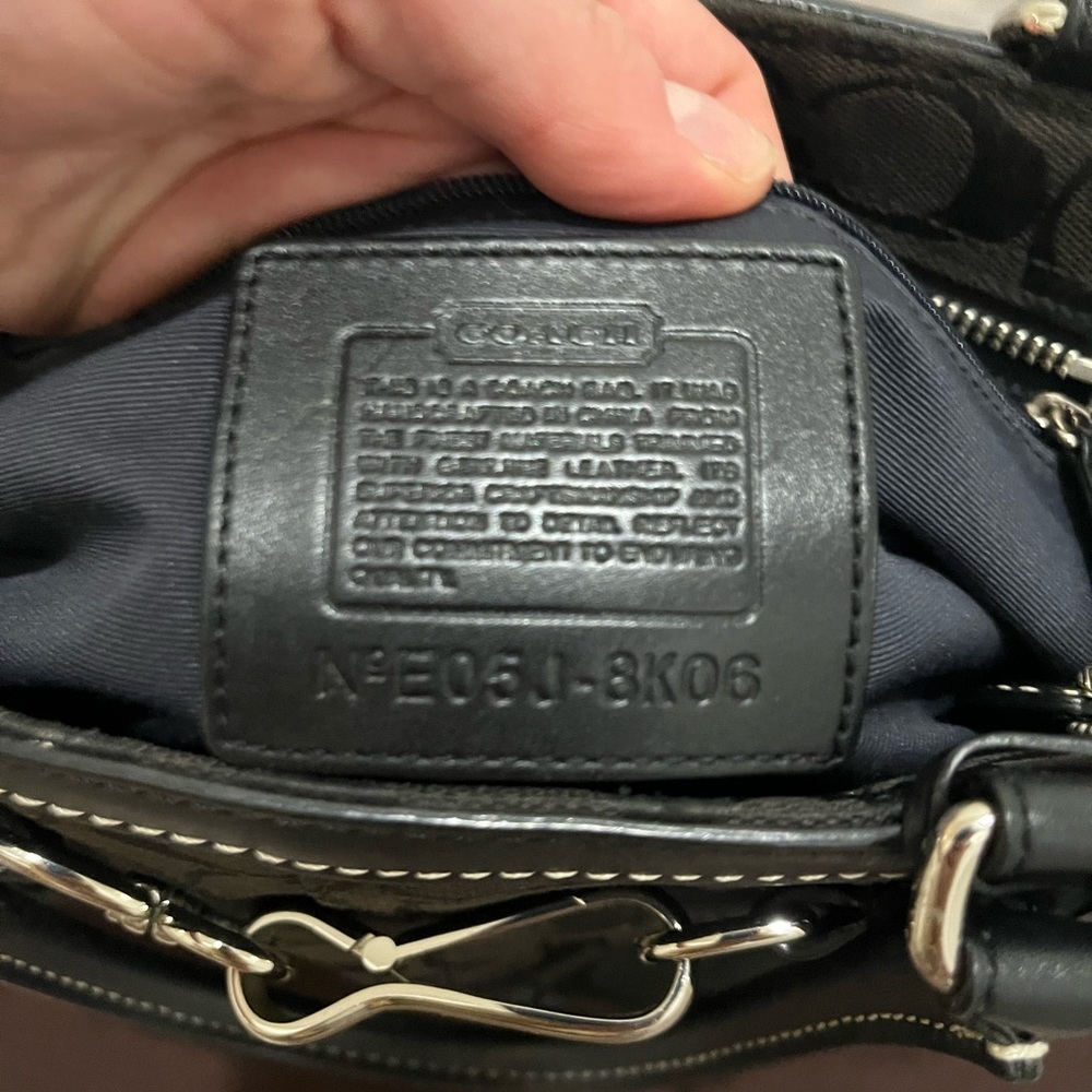 Small black coach Y2K tote from 2005 - Picture 9 of 11